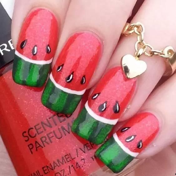 晃晃美甲吃瓜,揭秘网红美甲背后的故事